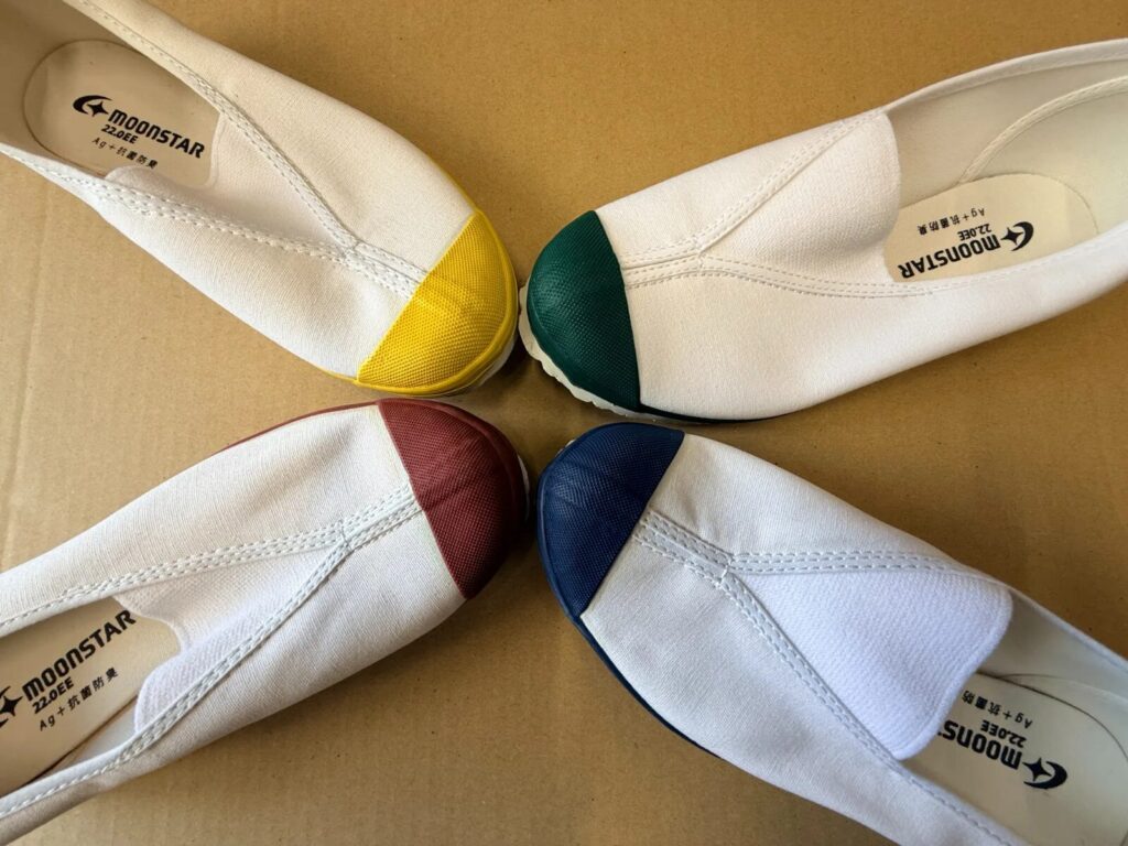 「YANAGIYA」の上靴