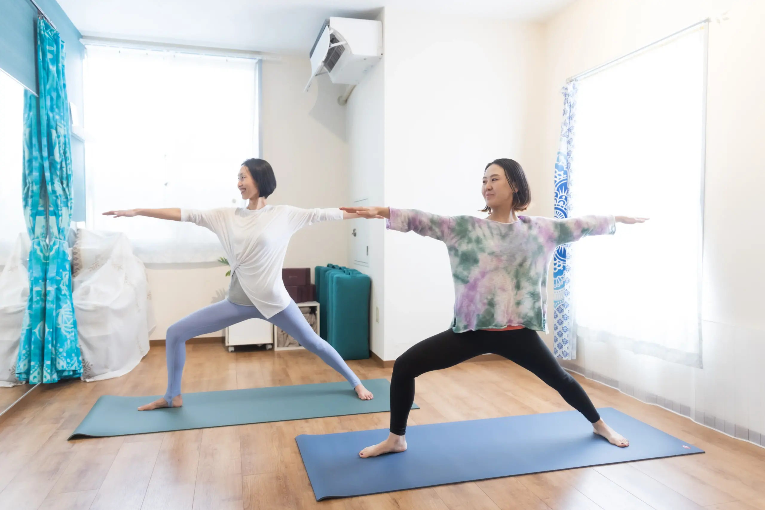 新しい年の始まりに！！ヨガ、ピラティス、ベリーダンスなど様々なクラスを展開する、大山崎の駅近ヨガスタジオ “ブルーコスモス”
