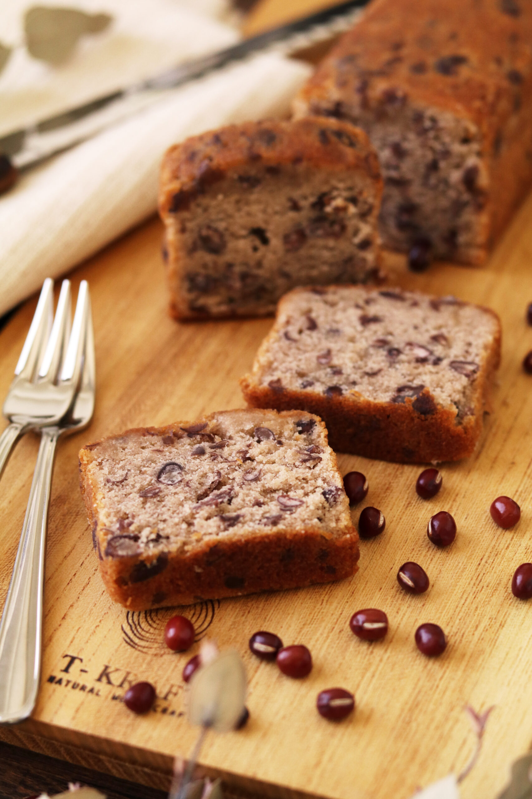 鉄分、ポリフェノールを多く含んだ小豆はこの時期の救世主。おやつは寶菓匠菅屋の自信作・十勝小豆パウンドケーキがおすすめ。