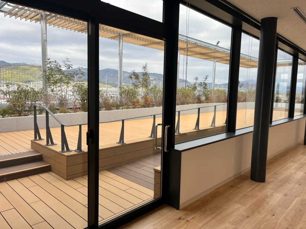 長岡京市役所 屋上テラス