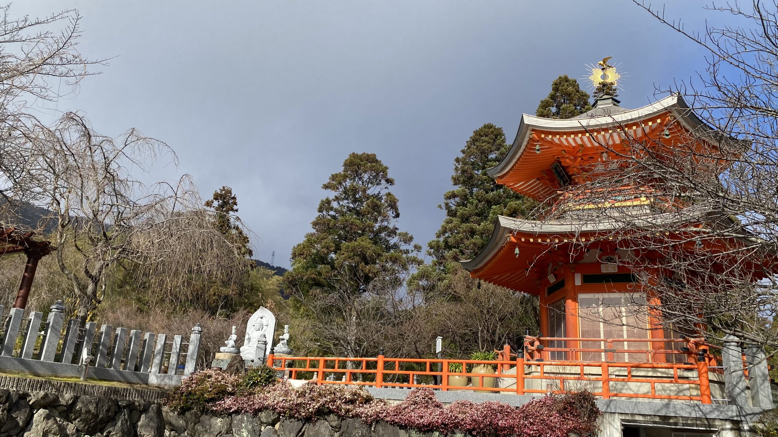 【大原野】春の桜と朱色の橋が美しい、歴史ある正法寺