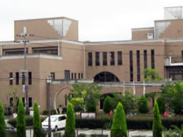 宝塚市立西図書館のエレベーターが1月21日から3月31日まで使用不可なので気をつけて。