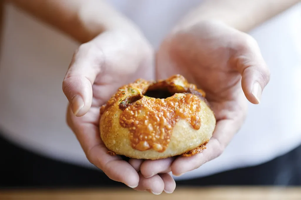 「禁断の肉肉カレーNEO ver.2025」384円