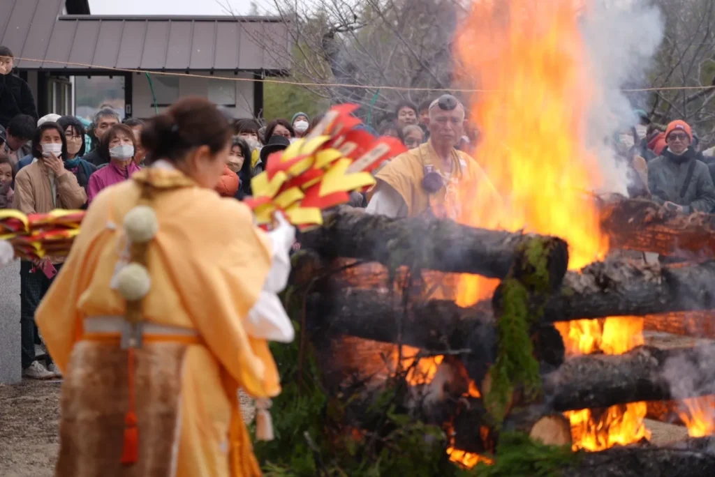 安岡寺、柴燈大護摩供、護摩焚き