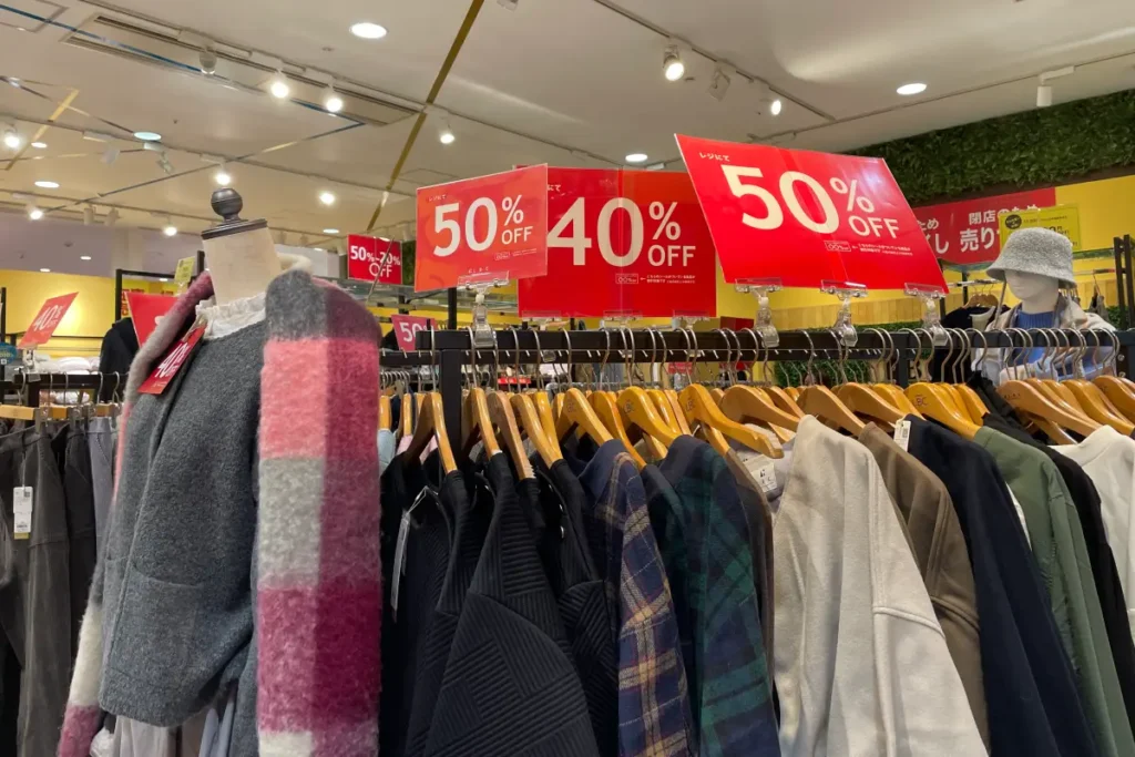 LBCの店内はセール中