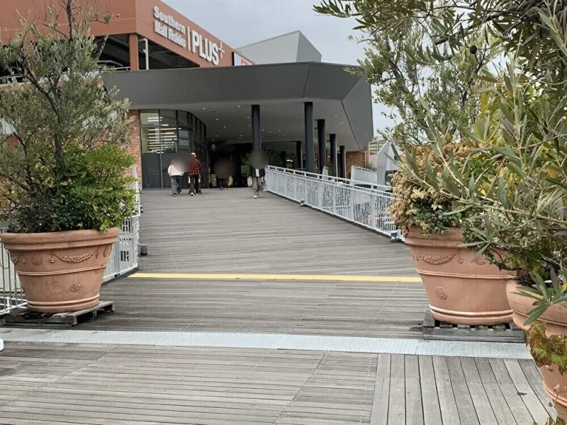 サザンモール六甲　ドッグマーケット　会場6