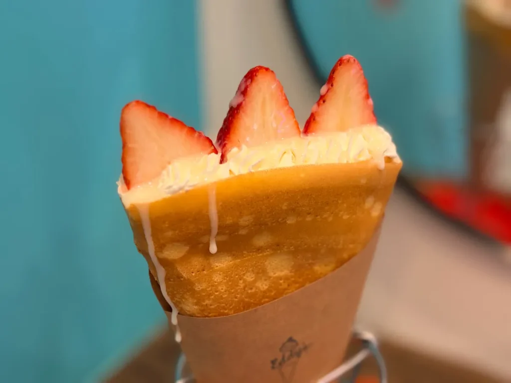 Eddy CREPE SHOPのイチゴのクレープ