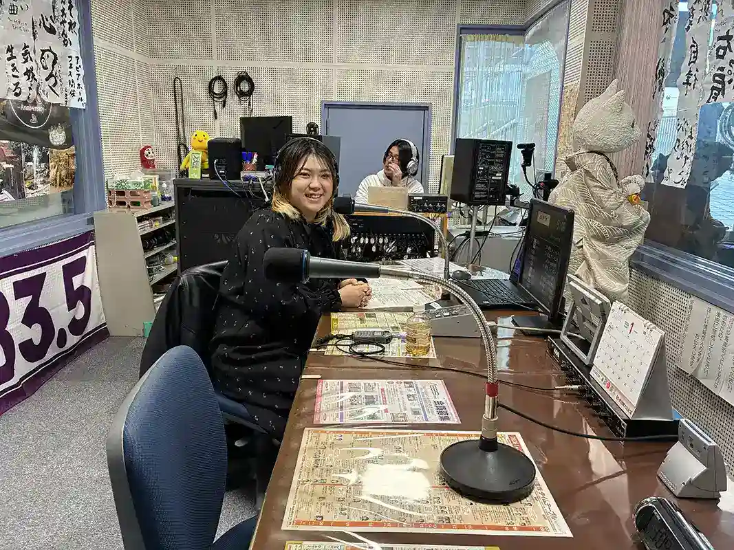 4,500人がラジオの音でラインダンス！ 25年市民と歩むコミュニティFM局「エフエム宝塚」