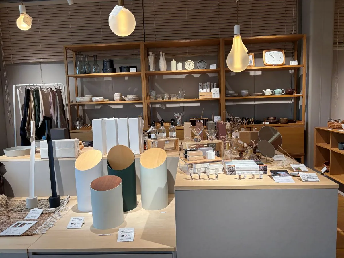 箕面 萱野｜家具と雑貨 hoom｜北欧や日本のいいものだけを集めた「ほしい」に出会えるインテリアショップ