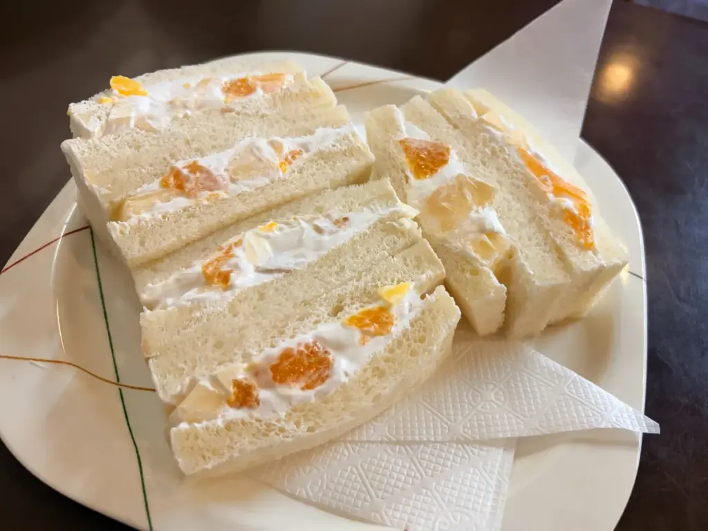 「喫茶 順」のフルーツサンド