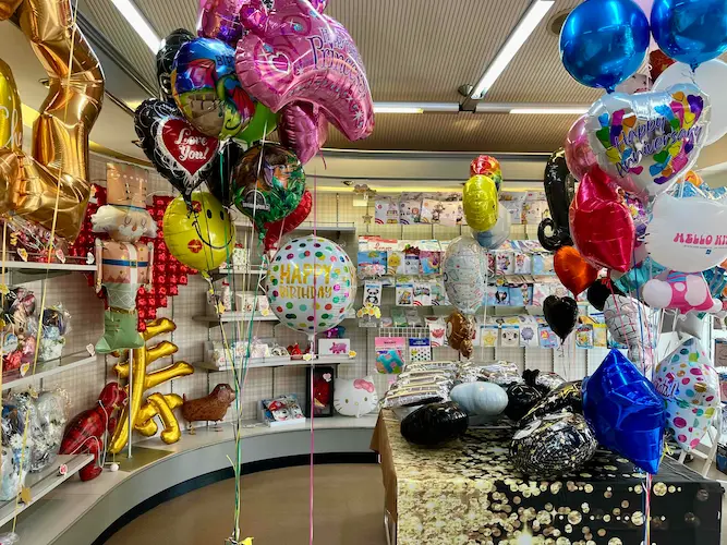 川西バルーンショップ『HOBBY BALOONみちゃ』店内