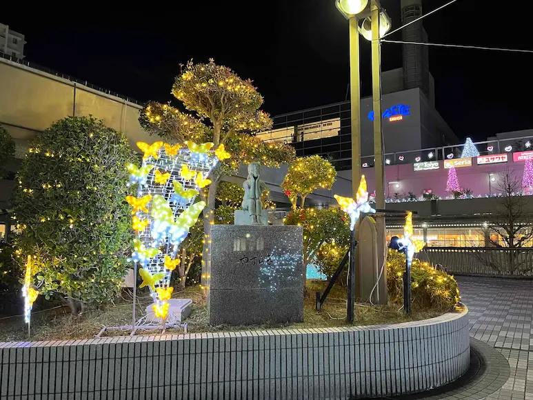 川西能勢口駅前イルミネーション やすらぎモニュメント