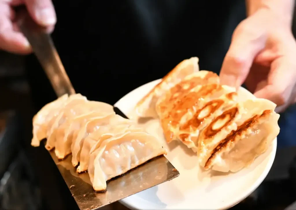 大衆屋台酒場 まじめや 大阪駅前第2ビル店　餃子