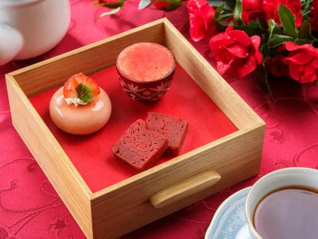 「都ホテル 尼崎」のストロベリーアフタヌーンティーメニュー