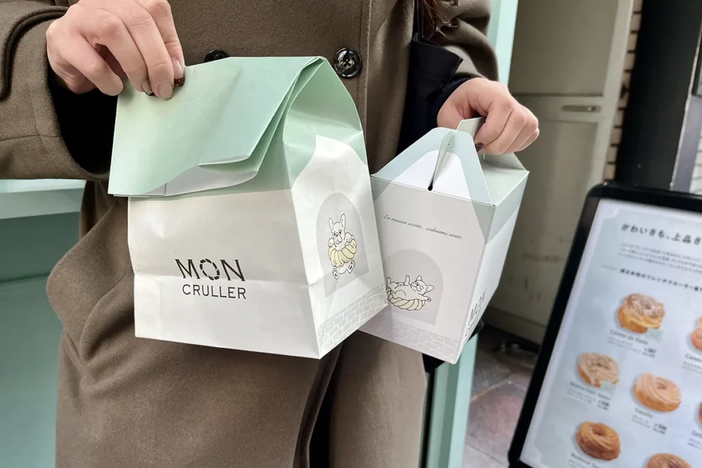 モンクルーラーのテイクアウトボックス