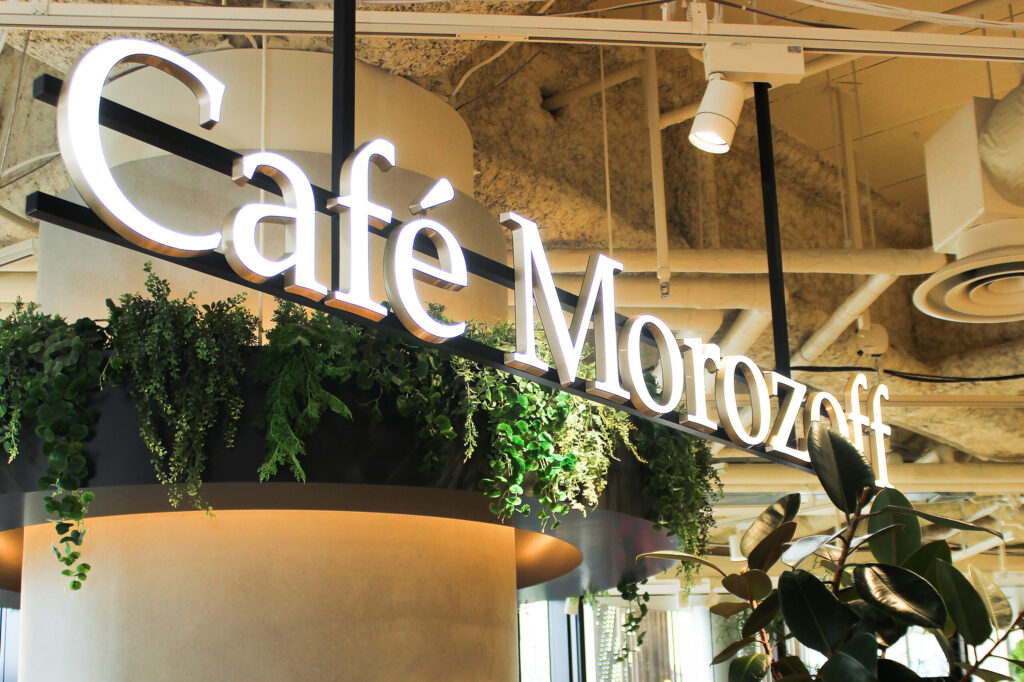 カフェ モロゾフ 阪神百貨店梅田本店 看板