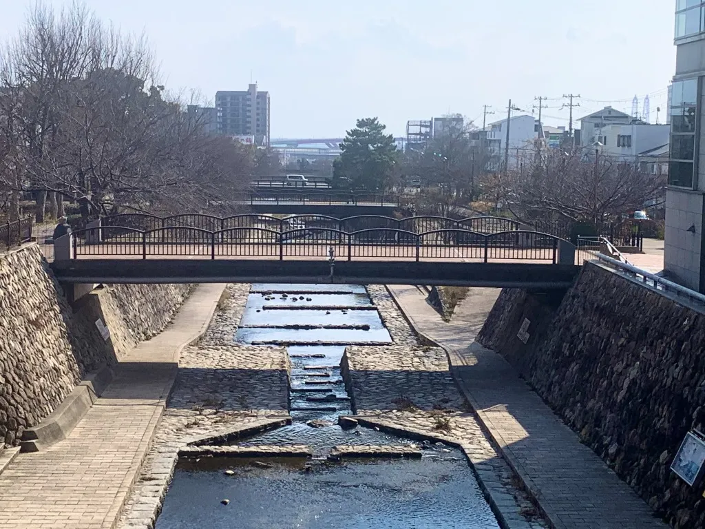 灘区民ホール 都賀川南