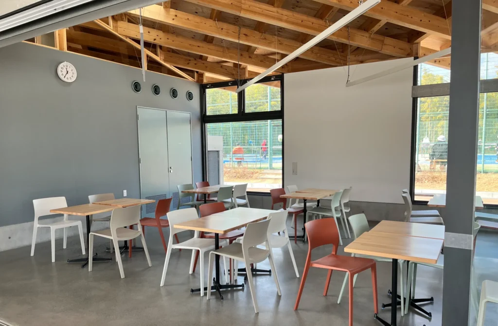 長岡公園　Furari　椅子テーブル