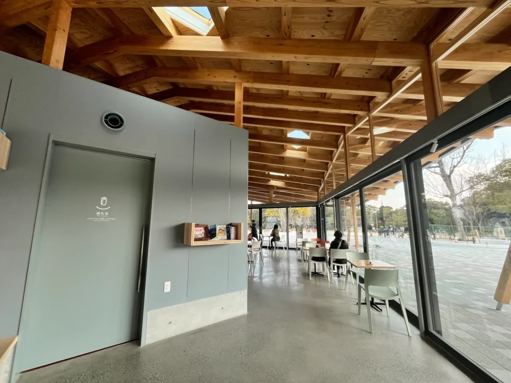 長岡公園　Furari　調乳室前