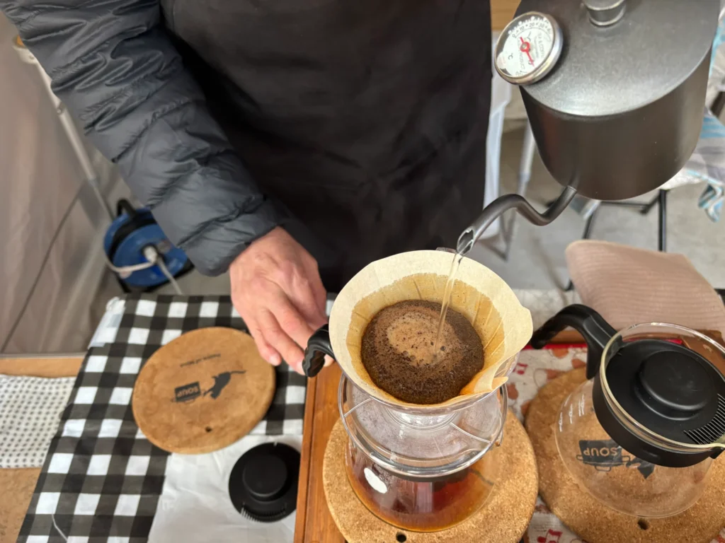 オフクワケ珈琲_ドリップ中