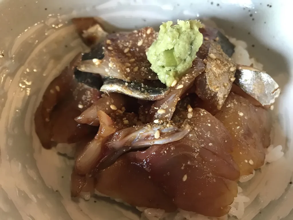 おいりぃオイリィ 海鮮漬け丼