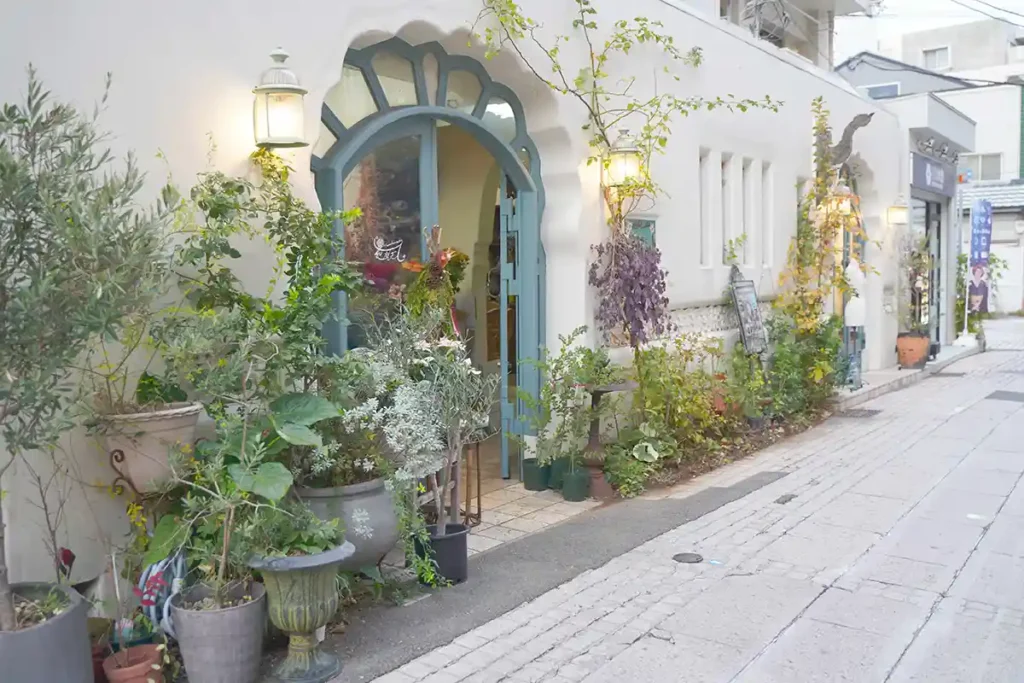 岡本の石畳　花屋さん