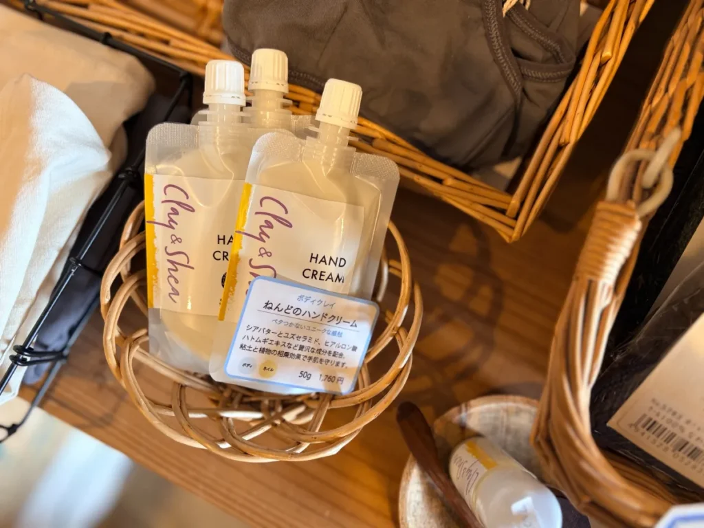 「おかずのやまもとや」ねんどのハンドクリーム