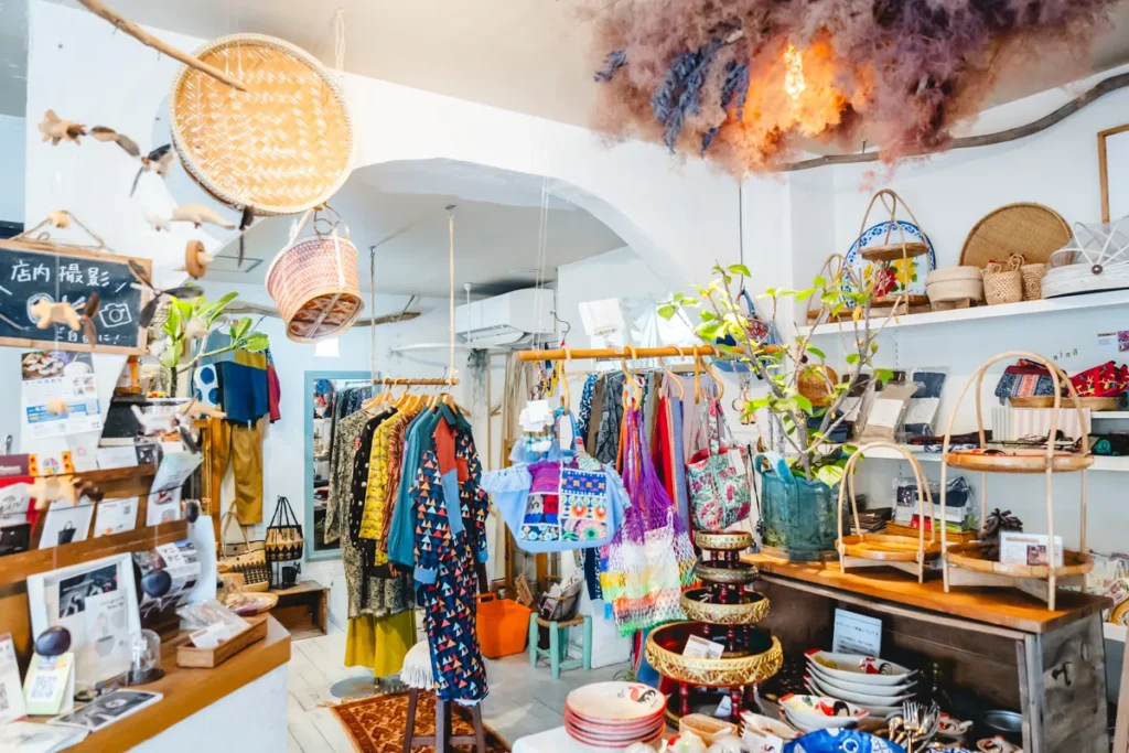 伊丹｜アジアン雑貨に囲まれる楽しい空間【rough Asia】（地元の話題も