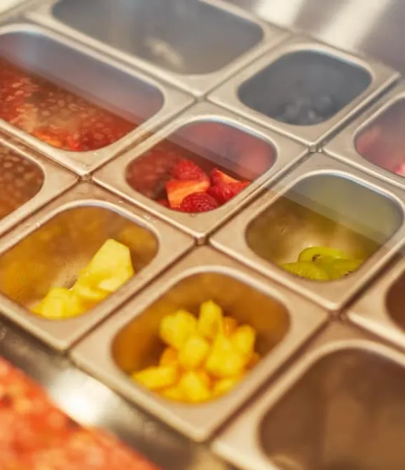 SUGARY阪急三番街店のショーケース