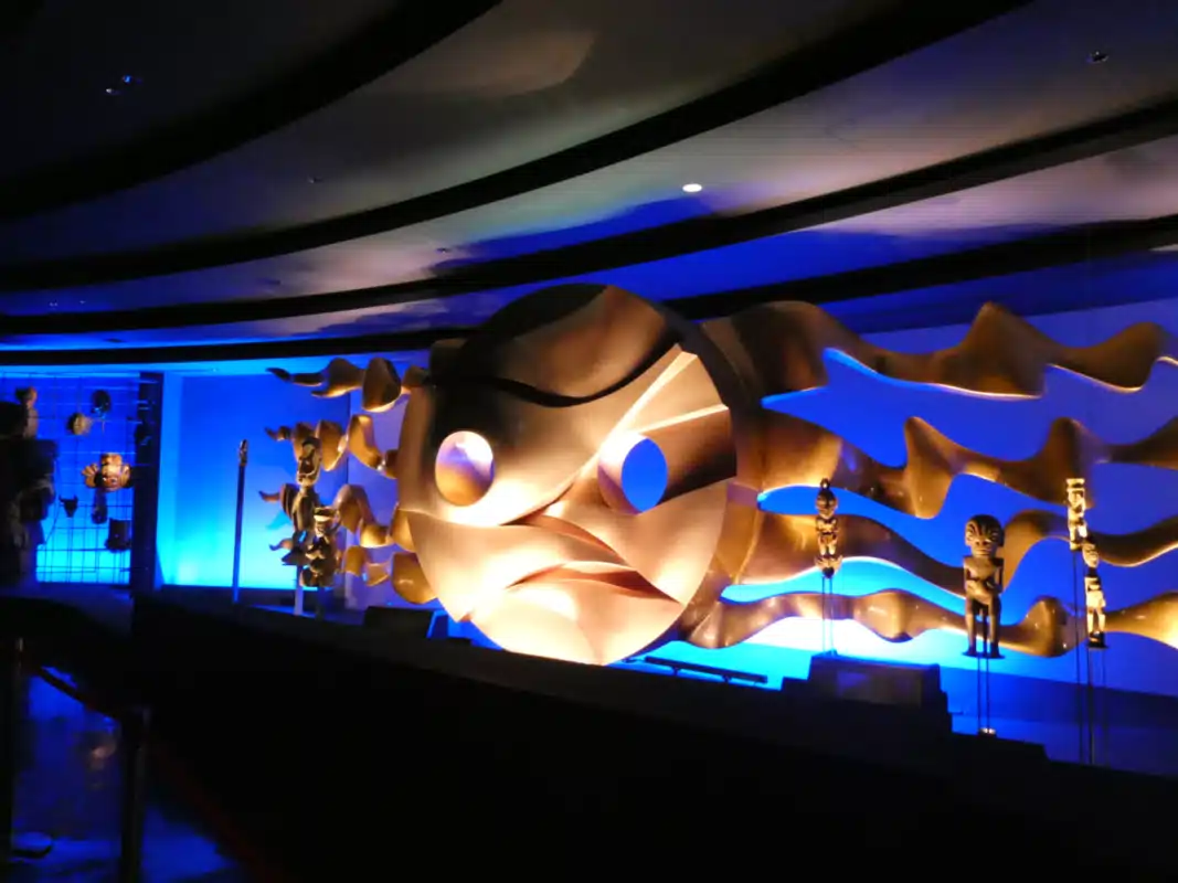 太陽の塔の内部にある地底の太陽