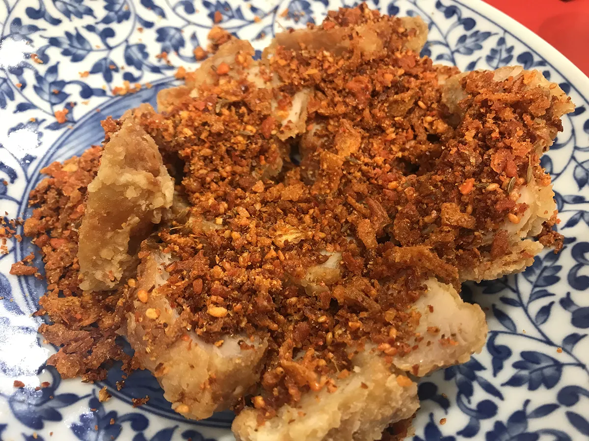 LINKS UMEDAで毛沢東チキン、ヒルトンプラザで鶏ステーキチャップ、ホワイティで鮭ラー油レタス炒飯【日替りランチ放浪記2026年1月第3週】