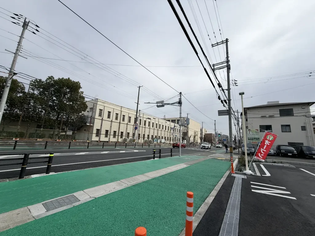 「セブンイレブン尼崎御園3丁目店」から見える園田南小