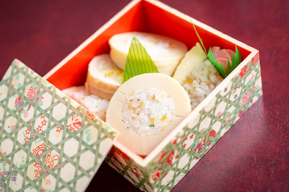 京都・西山の食を巡る穴場スポット5選と花の名所3選