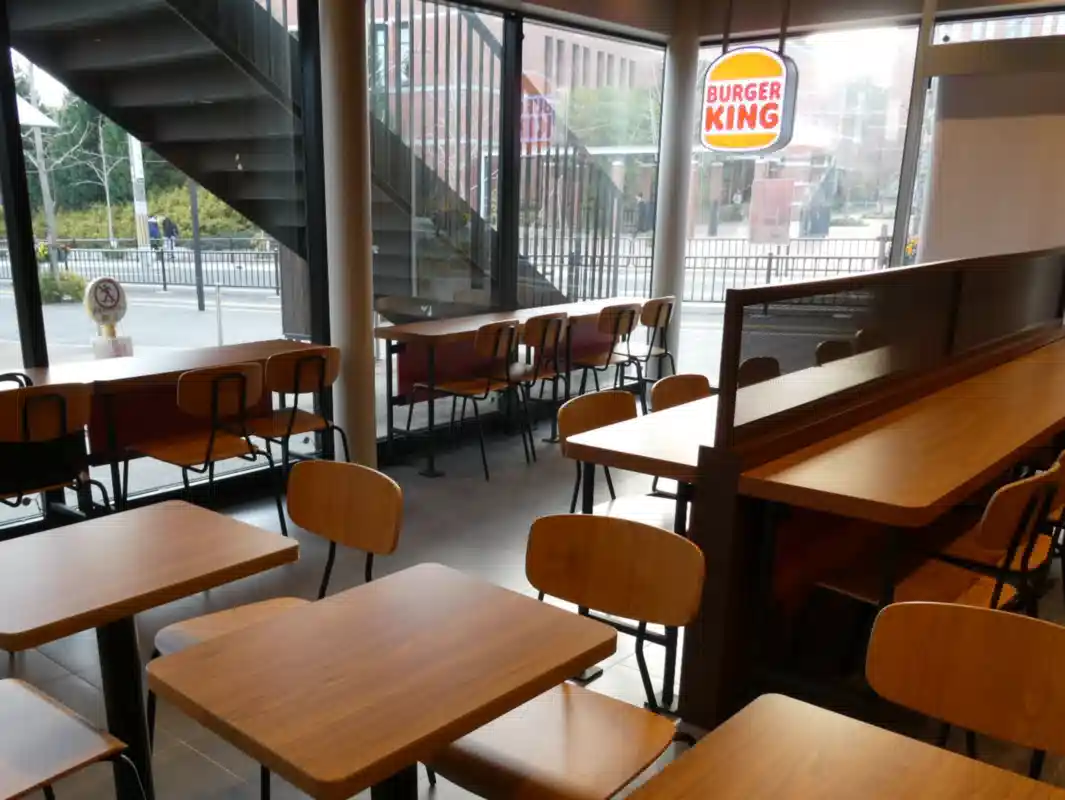 バーガーキングの内観