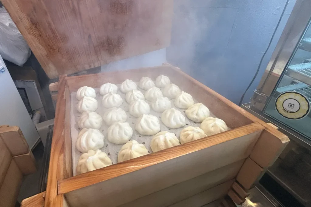 豚まんハウスBAO　蒸し風景
