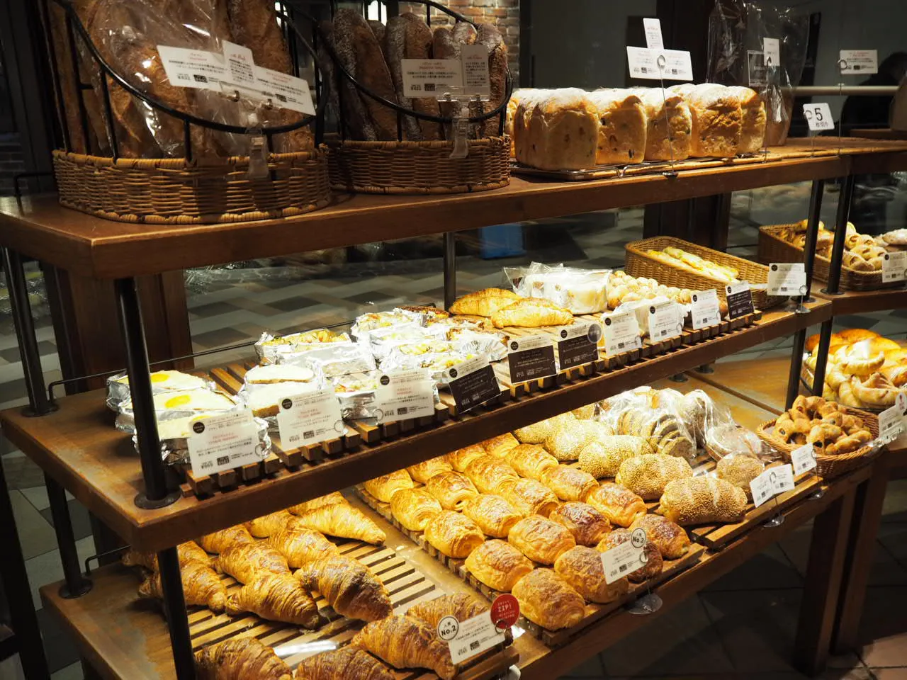 食べログ百名店の有名ベーカリー 大阪・梅田のブーランジェリー ブルディガラ（BOULANGERIE BURDIGALA）大阪店 おすすめパンとアクセスを徹底解説！