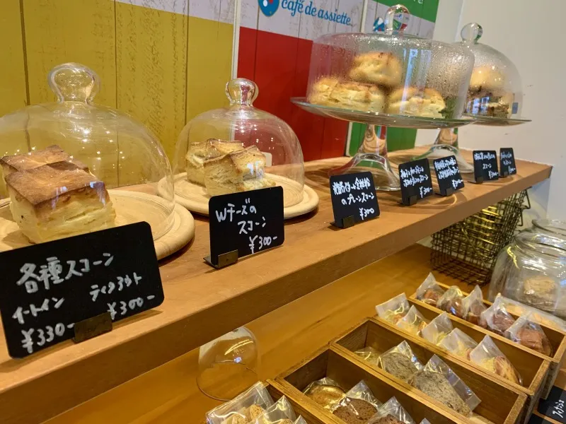 Cafedeassitte スコーンケース１