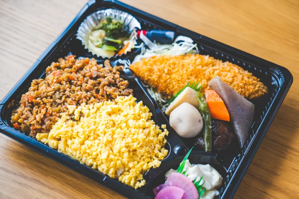 お米屋さんのべんとうや　そぼろ2