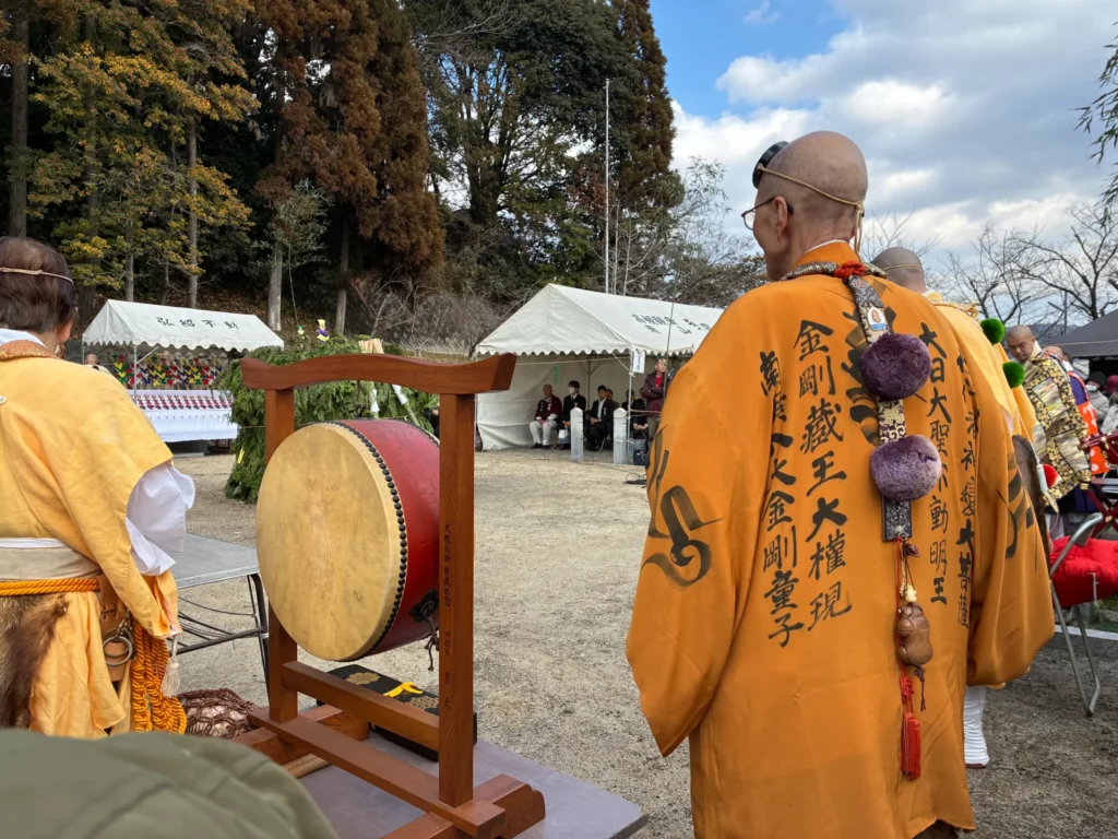 安岡寺柴燈大護摩供、護摩焚きが始まる直前