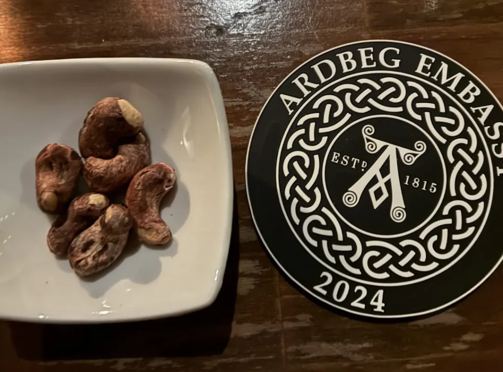 ナッツとコースター