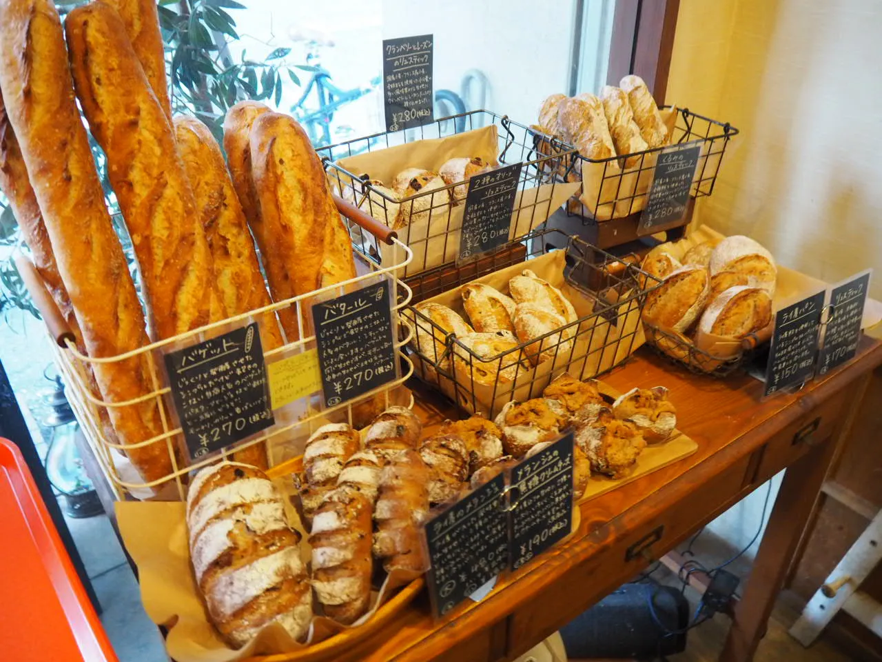 大阪・西中島南方のココロノベーカリー（cocorono bakery） おすすめパンとアクセスを徹底解説！