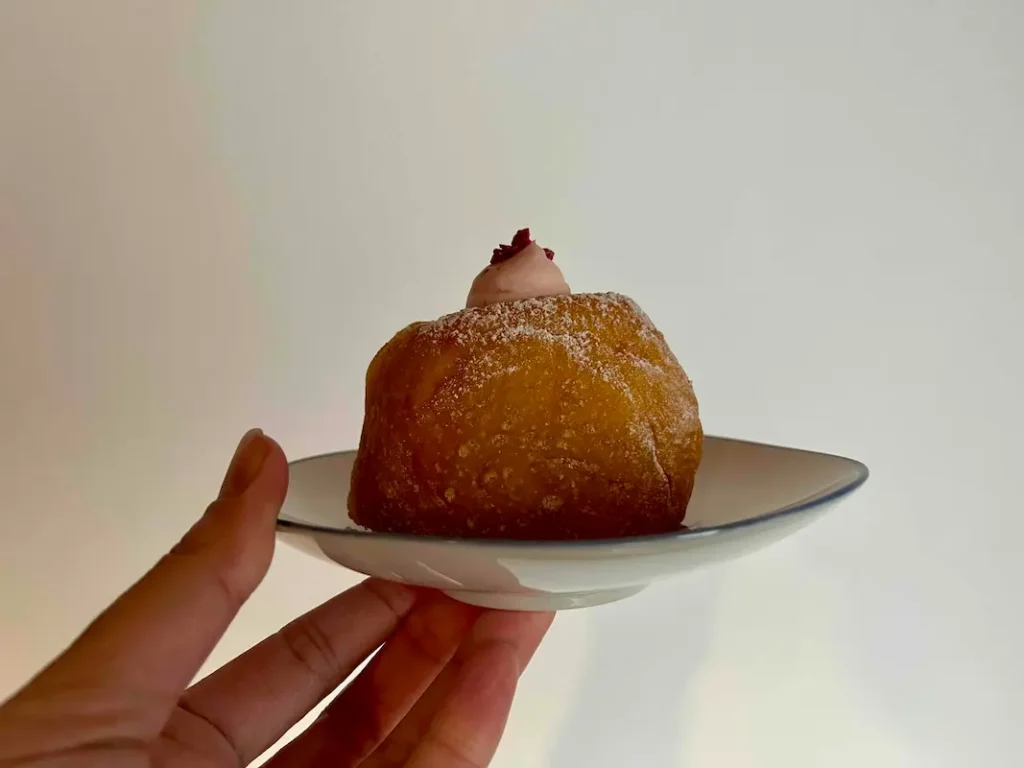 CreamD川西店生ドーナツ専門店 ストロベリー-はケーキみたいにキュート