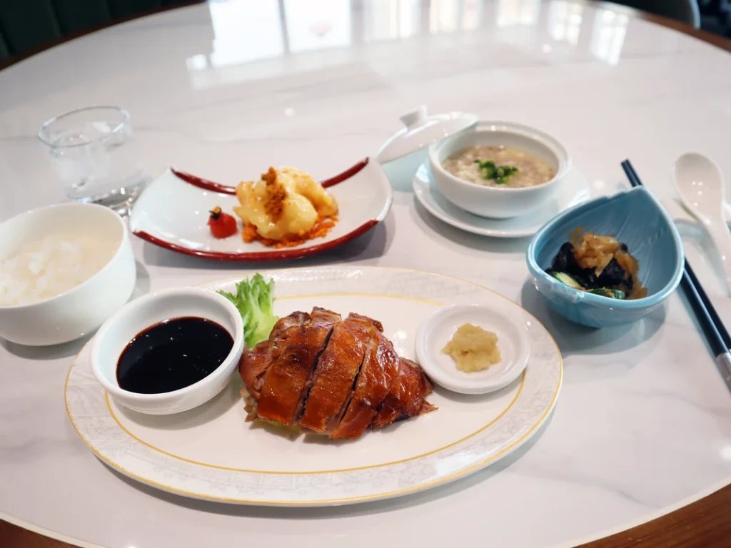 ドンパオ　ランチメニュー