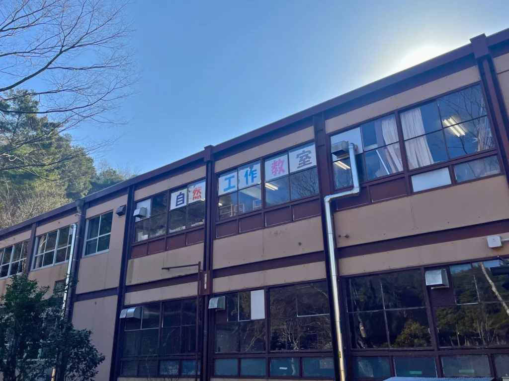 茨木・里山センターの自然工作教室