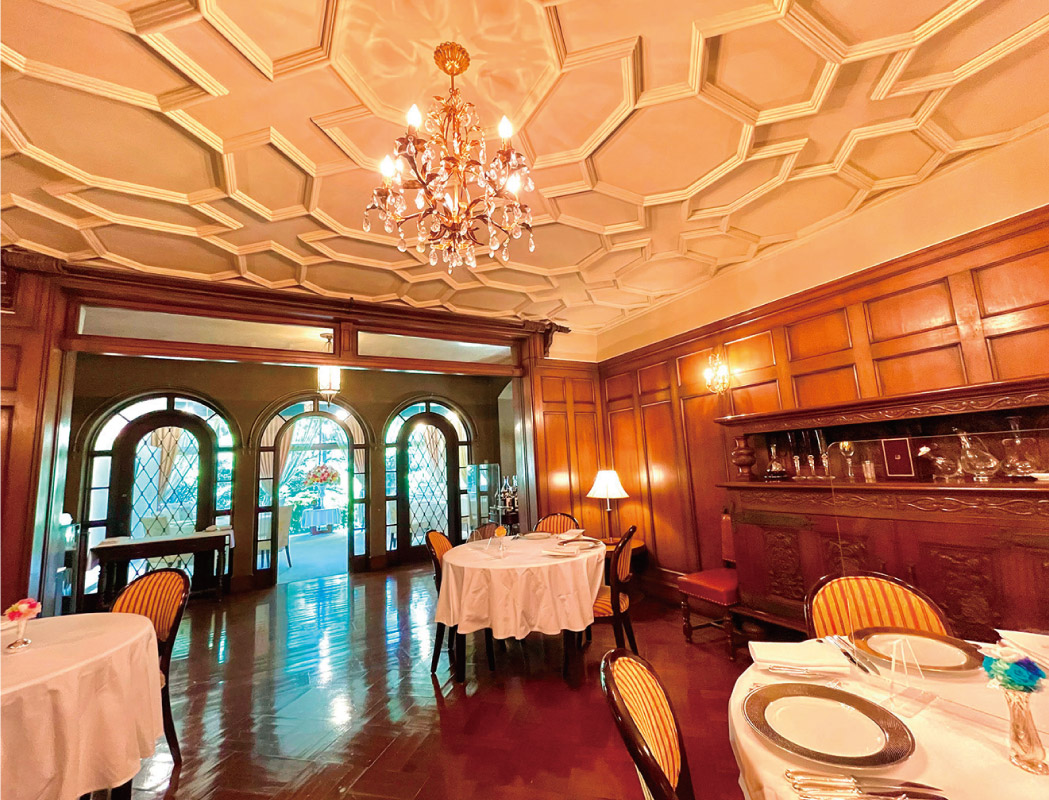 邸宅レストラン雅俗山荘のアフタヌーンティーペアチケットを2組様にプレゼント！