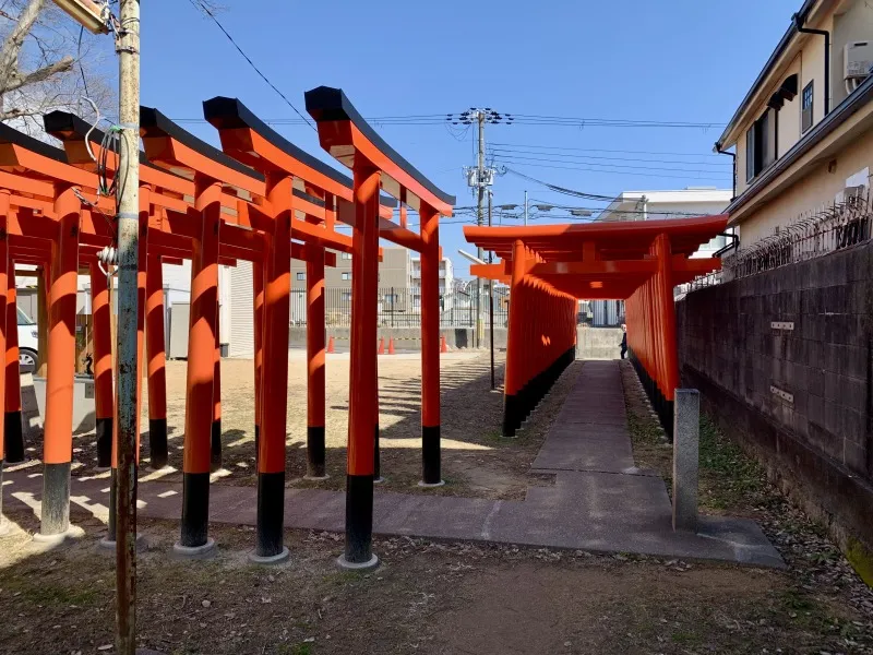 平五郎稲荷神社　L字型