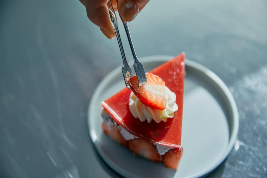 佐賀県いちごさんタイアップ　EINScoffee Stand（アインスコーヒー スタンド）中崎店「いちごさんチーズケーキ」