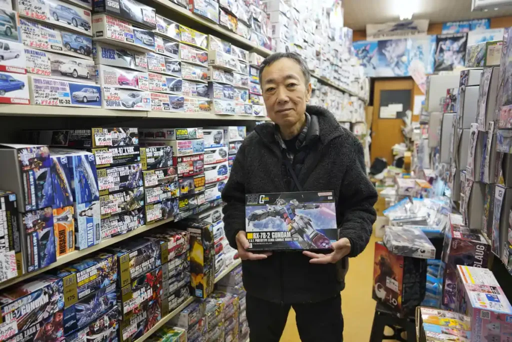 イシイ模型　店主