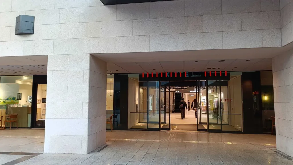 カプリチョーザ ＫＩＴＴＥ大阪店　アクセス３