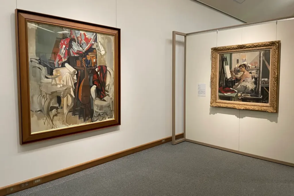 左：小磯良平《リュートのある静物》1966年、右：小磯良平《室内のバレリーナ》1967年　いずれも神戸市立小磯記念美術館